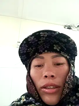 CoMay003 online show from November 2025 06:14:02 AM