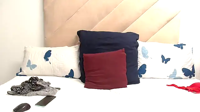 Snapshot of XXBUBBLYBARBIEXX chatting on October 2025 06:40:02 PM XXBUBBLYBARBIEXX online show from October 2025 06:40:02 PM