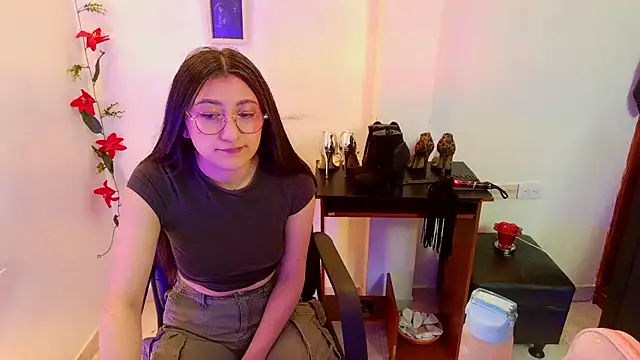 lia montserrat online show from September 2025 12:21:02 PM