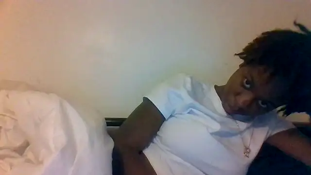 Snapshot of _she_was_a_fairy chatting on November 2025 10:02:01 PM she was a fairy online show from November 2025 10:02:01 PM