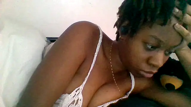 Snapshot of _she_was_a_fairy chatting on December 2025 02:01:01 PM she was a fairy online show from December 2025 02:01:01 PM