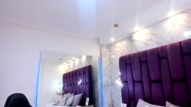 cloe spencerr online show from November 2025 06:31:02 PM