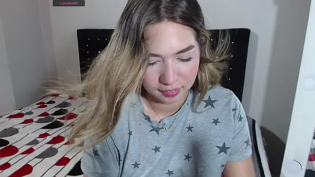 Angel Megan online show from November 2025 06:08:01 PM