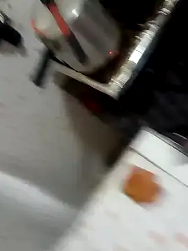 Snapshot of linda_luna29 chatting on October 2025 03:51:02 PM linda luna29 online show from October 2025 03:51:02 PM