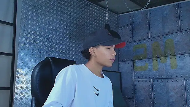 AlanCutee online show from September 2025 11:48:01 AM