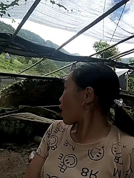 Tamy 20 online show from October 2025 08:15:02 AM