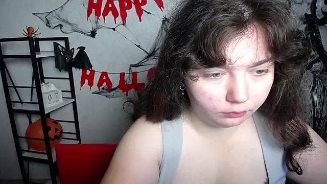 Snapshot of NeonilaLisova chatting on November 2025 06:13:01 AM NeonilaLisova online show from November 2025 06:13:01 AM