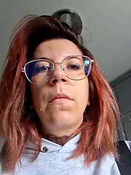 Anayssa  online show from September 2025 01:27:01 PM