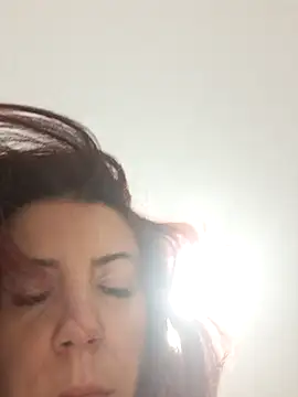 Anayssa  online show from October 2025 09:37:01 PM