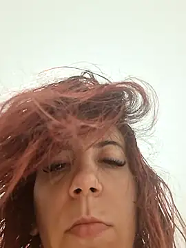 Anayssa  online show from October 2025 08:00:02 PM