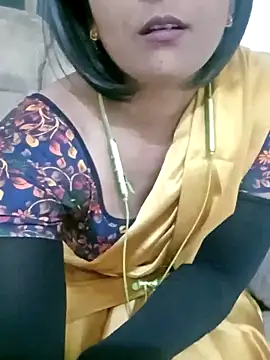 Snapshot of Queen_Kushi4 chatting on September 2025 05:40:01 PM Queen Kushi4 online show from September 2025 05:40:01 PM