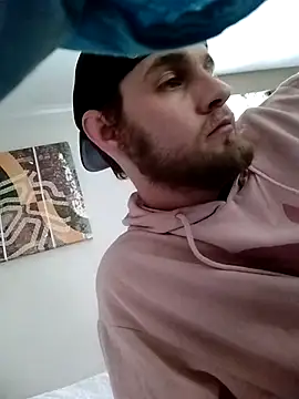 Snapshot of high3ndlowlife chatting on November 2025 06:40:02 PM high3ndlowlife online show from November 2025 06:40:02 PM