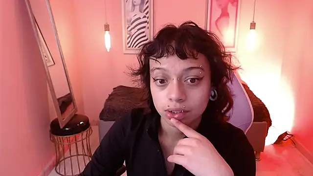 LadyWawy online show from September 2025 01:11:02 PM