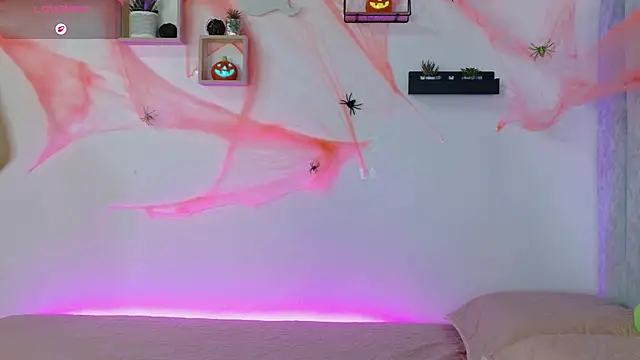 manumontoya  online show from October 2025 05:41:02 PM