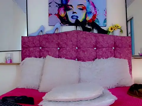 Lesly Zafiro- online show from September 2025 05:13:01 PM