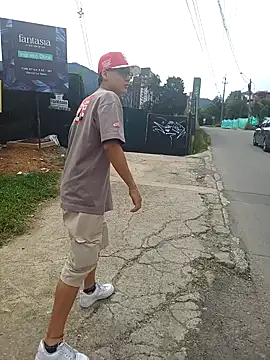 NoahLux online show from October 2025 06:41:02 PM