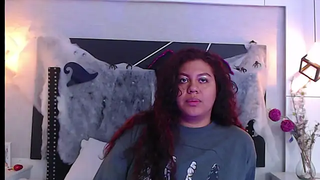 Snapshot of CloeStron chatting on October 2025 11:50:01 AM CloeStron online show from October 2025 11:50:01 AM