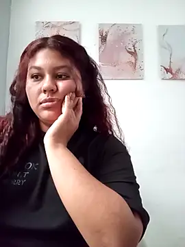 Snapshot of CloeStron chatting on November 2025 03:45:02 PM CloeStron online show from November 2025 03:45:02 PM