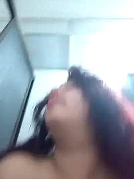 Snapshot of CloeStron chatting on November 2025 03:13:02 PM CloeStron online show from November 2025 03:13:02 PM