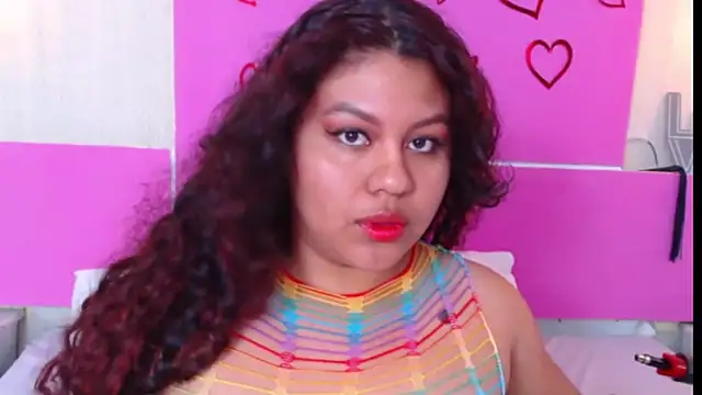 Snapshot of CloeStron chatting on November 2025 07:23:01 PM CloeStron online show from November 2025 07:23:01 PM