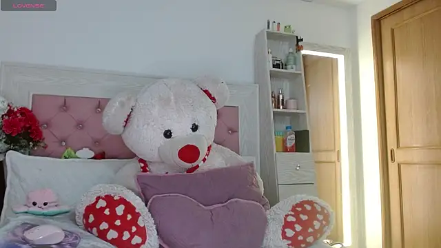 Snapshot of Ayleen_m chatting on October 2025 01:50:02 AM Ayleen m online show from October 2025 01:50:02 AM