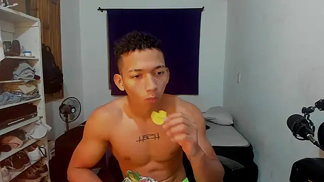 JuanchiT66 online show from October 2025 03:58:02 AM