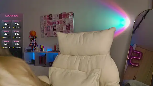 Snapshot of Lunainnk chatting on November 2025 01:47:01 AM Lunainnk online show from November 2025 01:47:01 AM