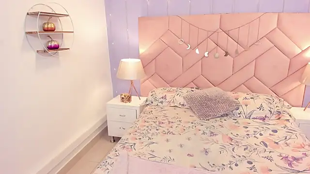 Lara Rouss  online show from September 2025 02:55:02 AM