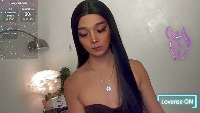 Snapshot of TrinityFucksYou chatting on October 2025 03:20:02 PM TrinityFucksYou online show from October 2025 03:20:02 PM