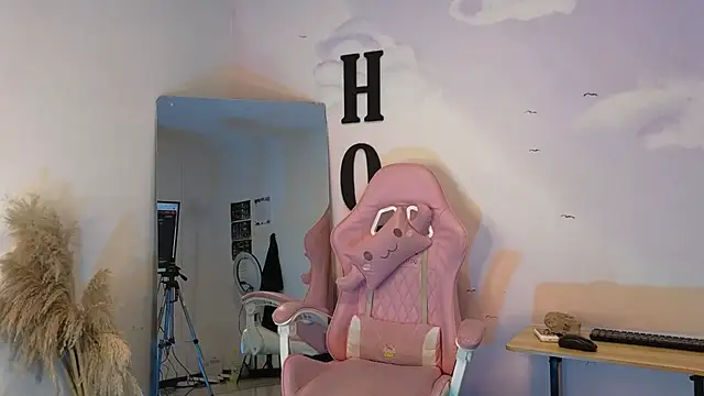 Snapshot of Catherine_Smith_ chatting on October 2025 12:01:02 PM Catherine Smith online show from October 2025 12:01:02 PM