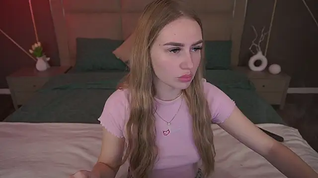 Snapshot of GabriellaJass chatting on November 2025 06:44:01 AM GabriellaJass online show from November 2025 06:44:01 AM