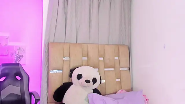 Snapshot of JulianaCarter chatting on September 2025 09:20:01 PM JulianaCarter online show from September 2025 09:20:01 PM