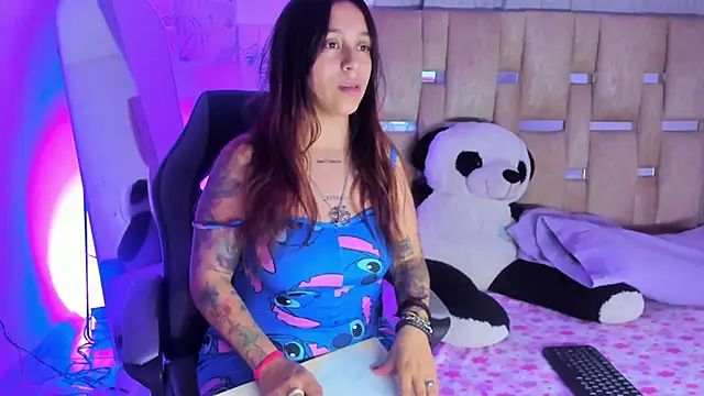 Snapshot of JulianaCarter chatting on October 2025 07:59:01 PM JulianaCarter online show from October 2025 07:59:01 PM