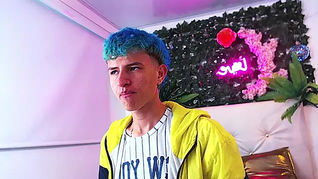 Snapshot of iam_lukas__ chatting on October 2025 03:15:02 AM iam lukas online show from October 2025 03:15:02 AM