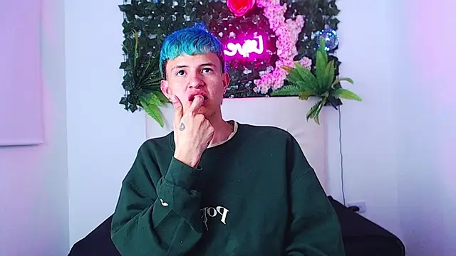 Snapshot of iam_lukas__ chatting on October 2025 03:27:01 AM iam lukas online show from October 2025 03:27:01 AM