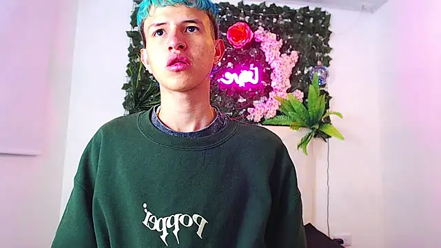 Snapshot of iam_lukas__ chatting on October 2025 03:07:02 AM iam lukas online show from October 2025 03:07:02 AM