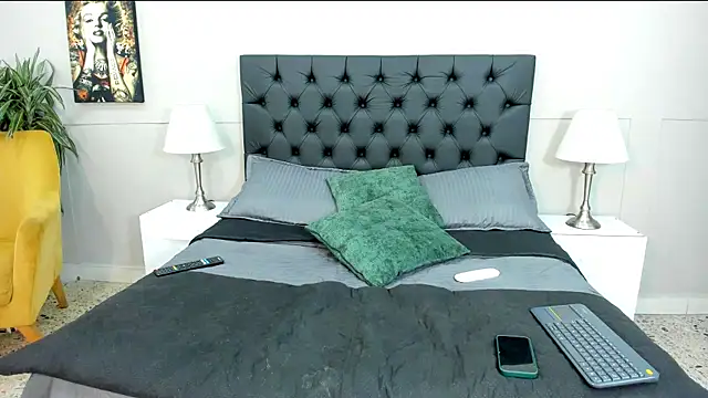 Snapshot of stephane_rouss chatting on October 2025 07:34:02 PM stephane rouss online show from October 2025 07:34:02 PM