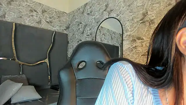 KathaMyer online show from November 2025 05:14:01 PM