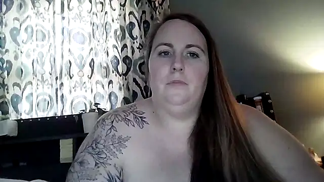 Domimommy420 online show from November 2025 06:18:01 PM