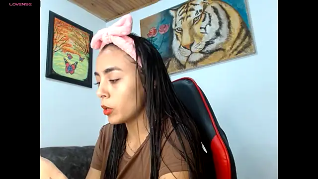 Wild RoomXxX online show from October 2025 09:38:02 PM