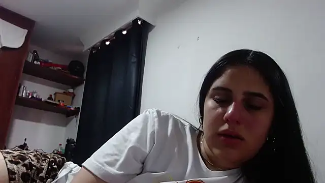 Snapshot of Electraweb_09 chatting on October 2025 12:35:01 PM Electraweb 09 online show from October 2025 12:35:01 PM