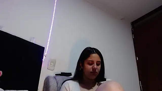 Snapshot of Electraweb_09 chatting on October 2025 01:12:01 PM Electraweb 09 online show from October 2025 01:12:01 PM