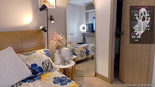 Snapshot of sarah_rayy chatting on October 2025 10:21:02 PM sarah rayy online show from October 2025 10:21:02 PM