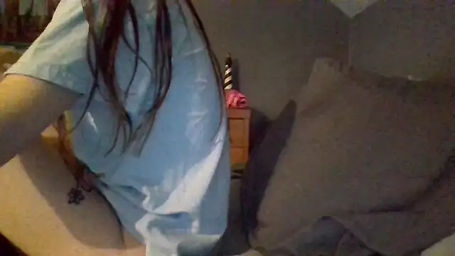 sarah2007 online show from November 2025 04:00:01 AM