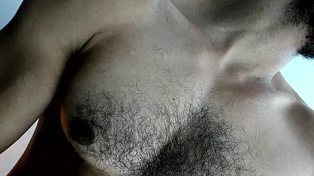 Snapshot of latinhotmuscle chatting on November 2025 08:04:02 AM latinhotmuscle online show from November 2025 08:04:02 AM