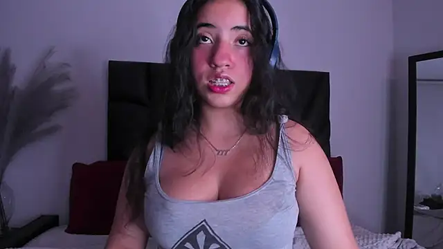 Nicol Chang online show from September 2025 04:01:01 AM