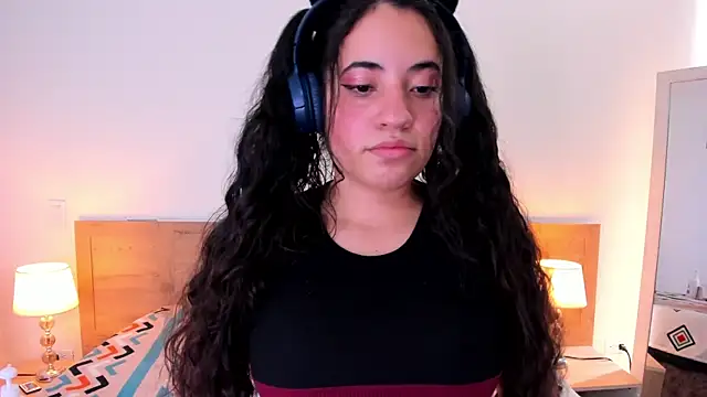 Nicol Chang online show from October 2025 07:58:02 PM