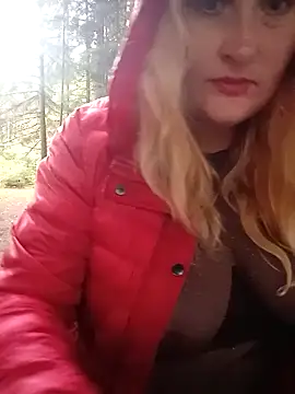 Snapshot of XHelenaX90 chatting on October 2025 07:33:01 AM XHelenaX90 online show from October 2025 07:33:01 AM