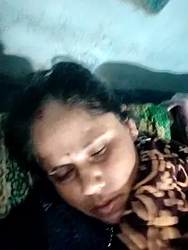 Hot-ilaiy online show from November 2025 11:07:02 PM