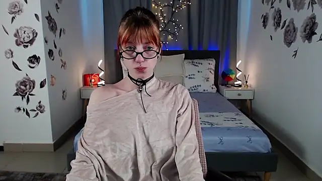 AveryLia online show from September 2025 11:32:02 PM